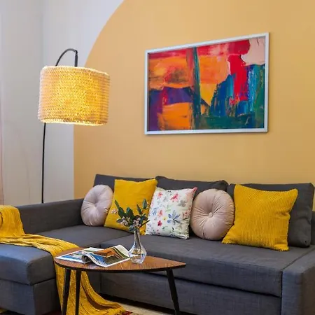 Apartment Gozsdu In The Party Street *