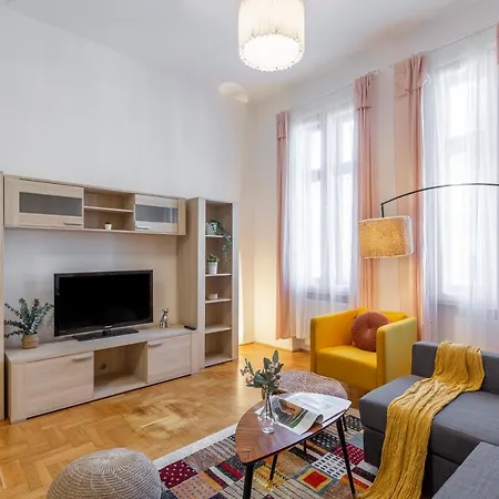 Gozsdu In The Party Street Apartment *
